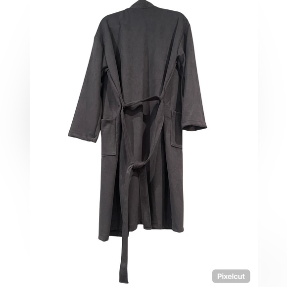 Men’s Robe - Picture 2 of 4
